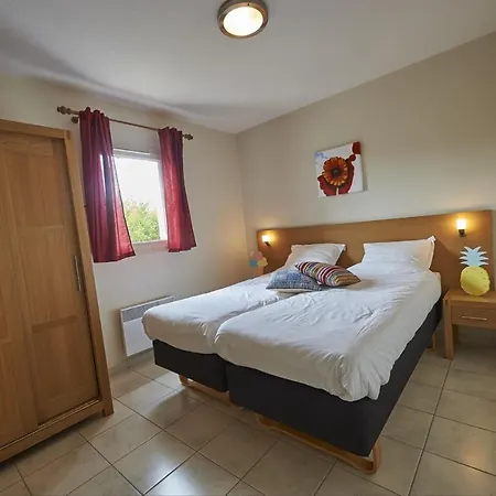 Bungalow 6 Pers. Semi-detached * Lanzac